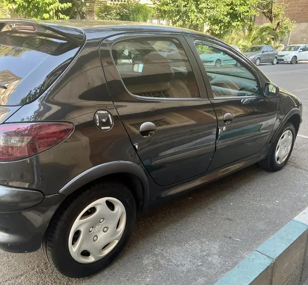 پژو، 206