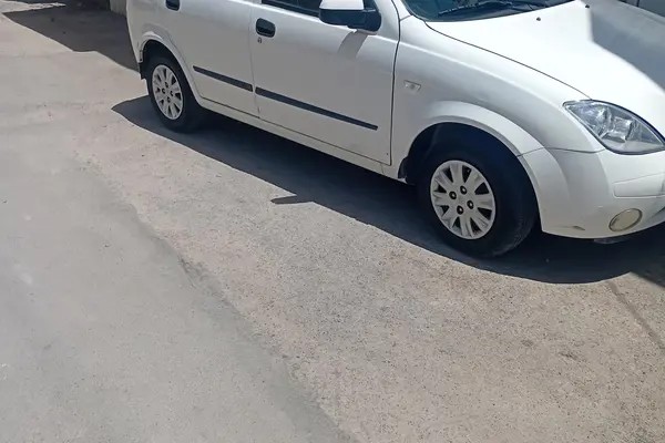 تیبا، هاچ بک