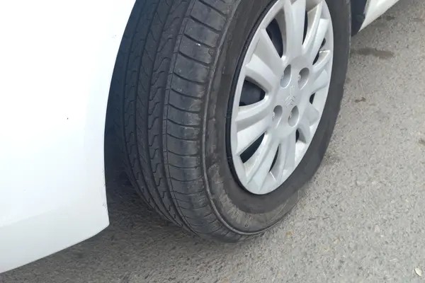 تیبا، هاچ بک