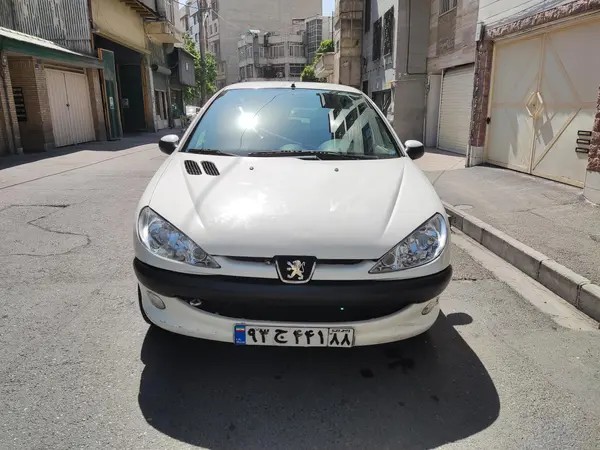 پژو، 206