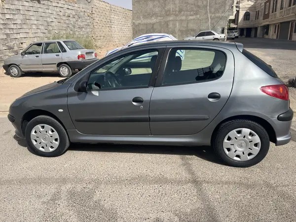 پژو، 206
