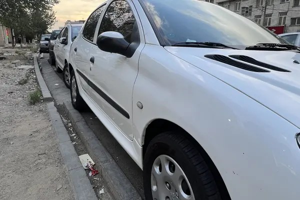 پژو، 206