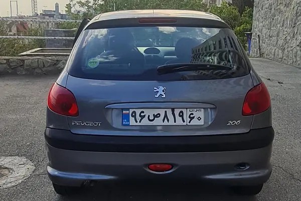 پژو، 206