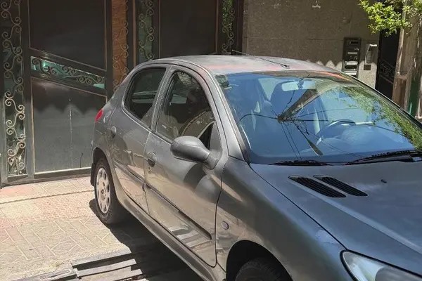 پژو، 206
