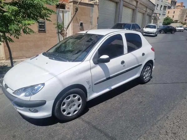 پژو، 206