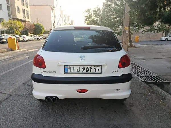پژو، 206