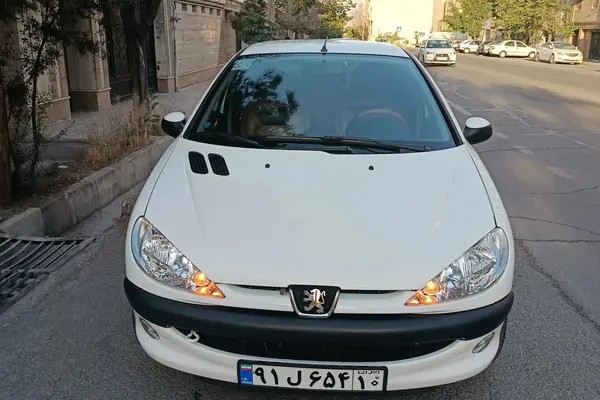 پژو، 206