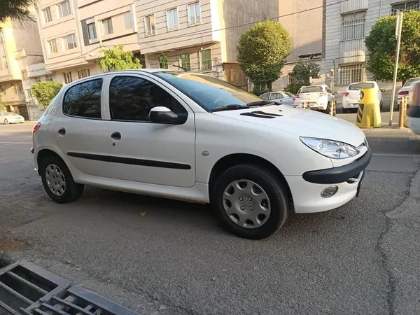 پژو، 206