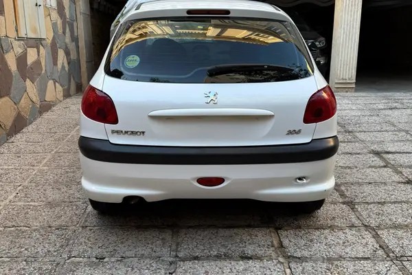 پژو، 206