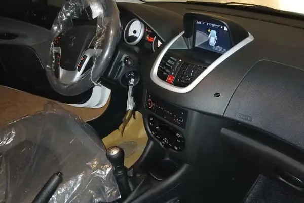 پژو، 207