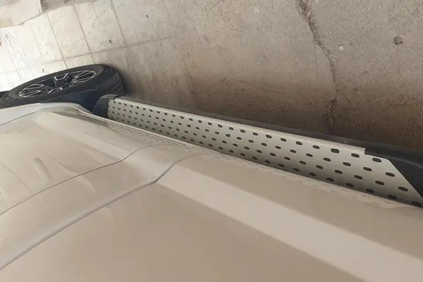 آمیکو، تک کابین آراز