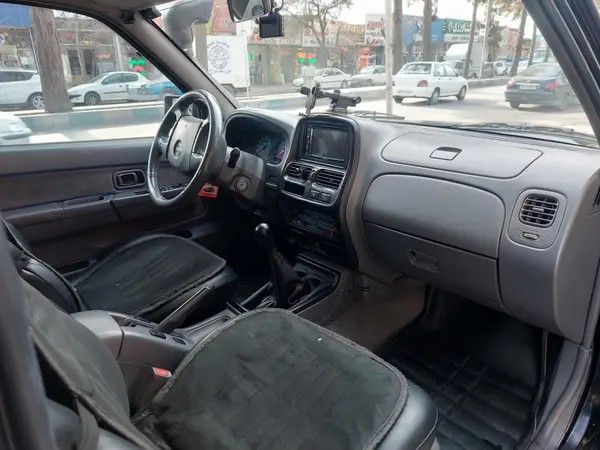 نیسان، رونیز