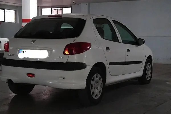 پژو، 206