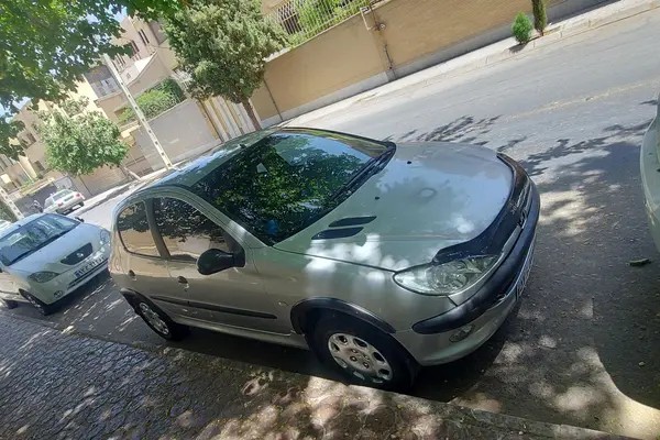 پژو، 206
