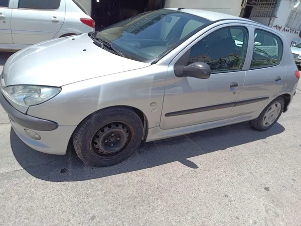 پژو، 206