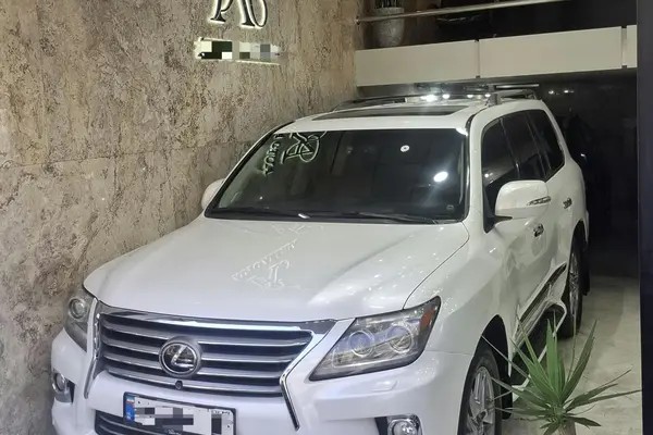 لکسوس، LX