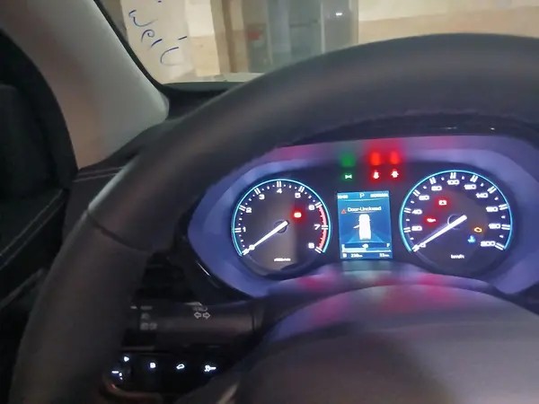 نیسان، ترا