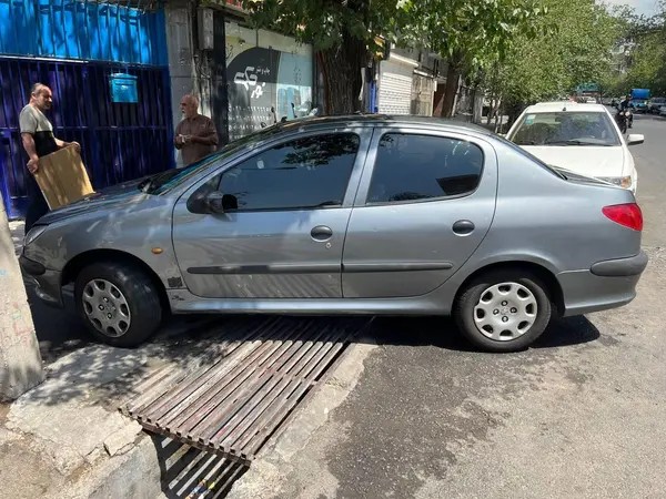 پژو، 206