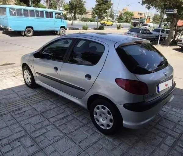 پژو، 206