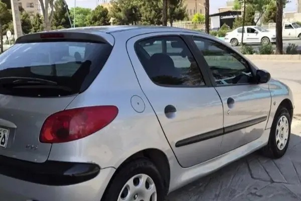 پژو، 206