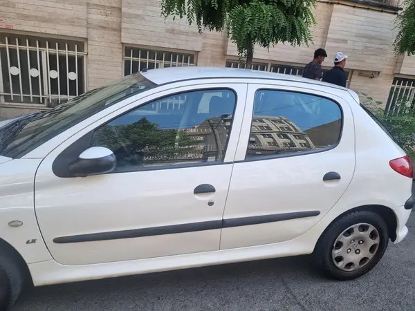 پژو، 206