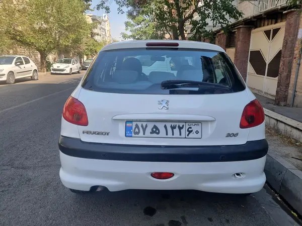 پژو، 206