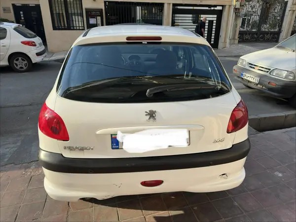 پژو، 206