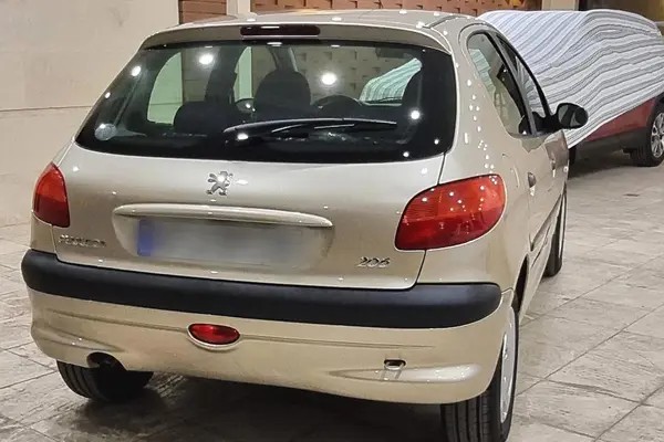 پژو، 206