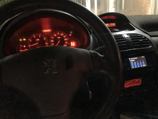پژو، 206