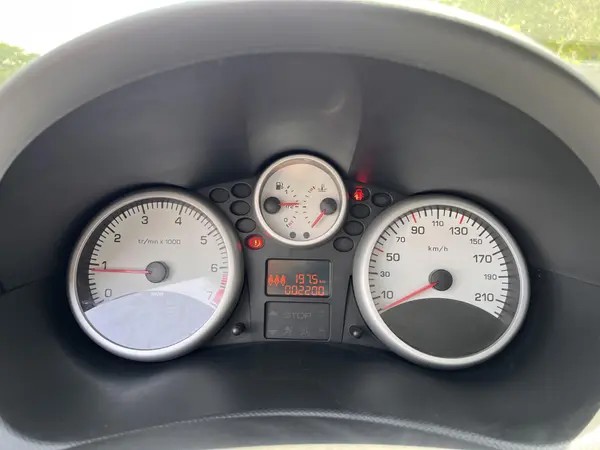 پژو، 207