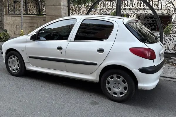 پژو، 206