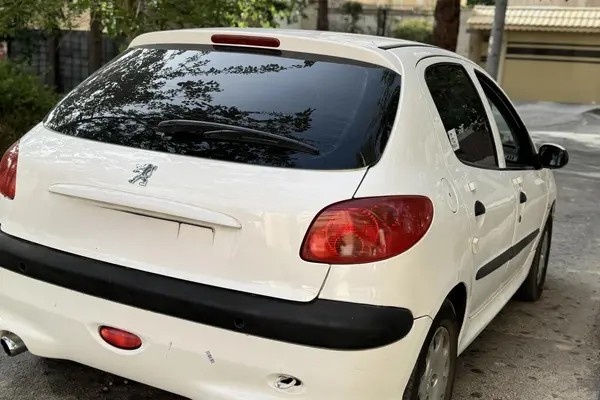 پژو، 206