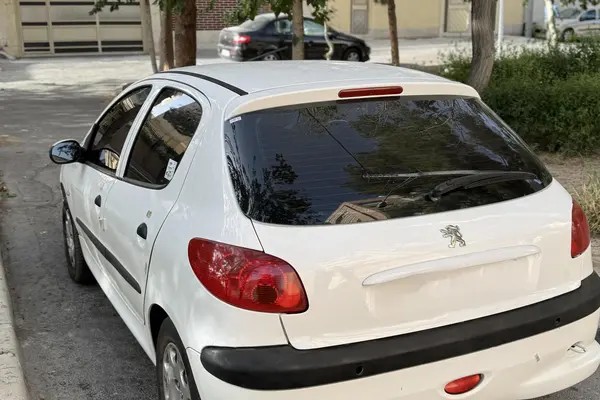 پژو، 206