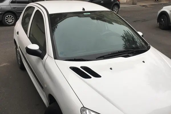 پژو، 206