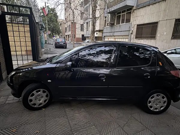 پژو، 206