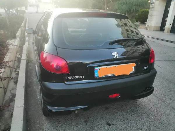 پژو، 206