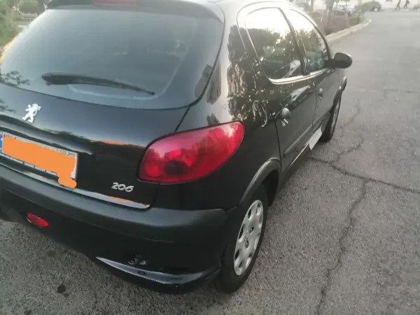 پژو، 206