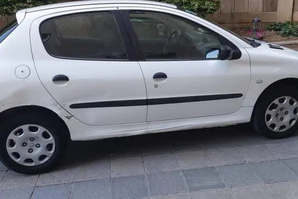 پژو، 206