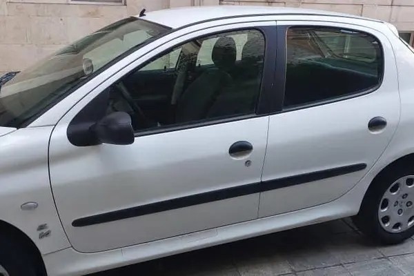 پژو، 206