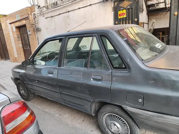 پراید، صندوق دار