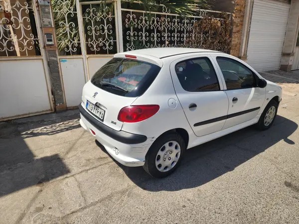 پژو، 206