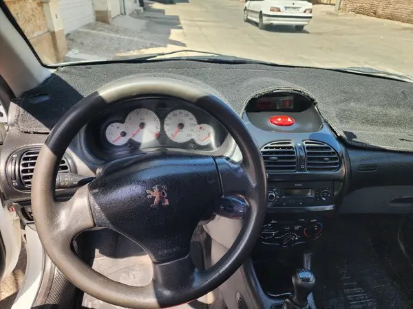 پژو، 206