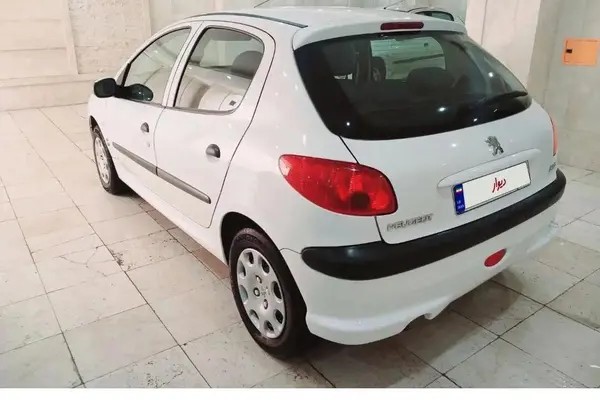 پژو، 206