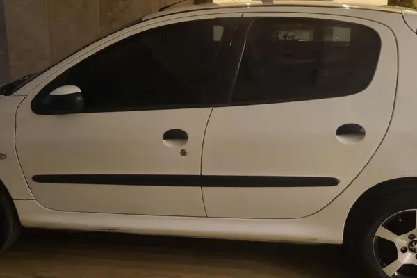 پژو، 206