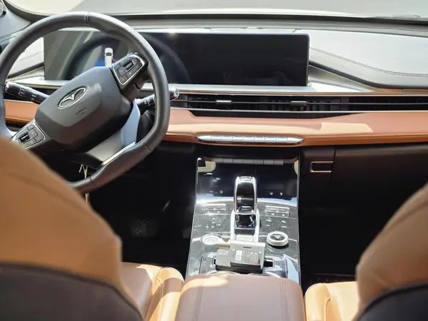 فونیکس، تیگو 8 پرو هیبرید (F8 PRO PHEV)