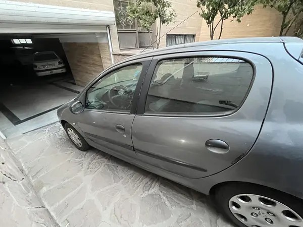 پژو، 206