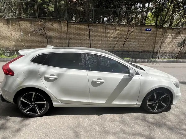 ولوو، V40