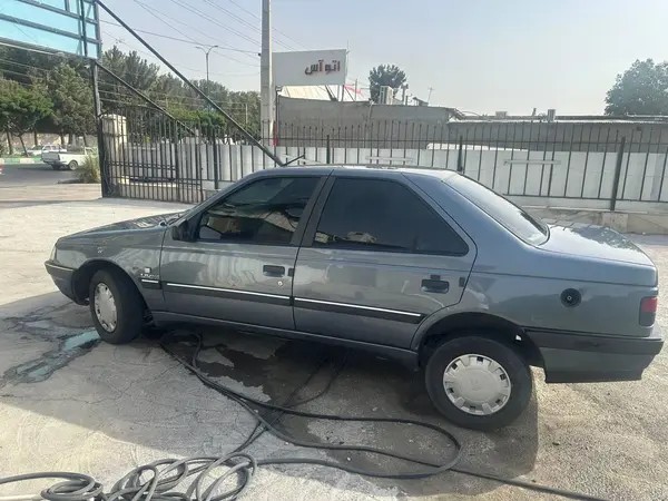 پژو، 405