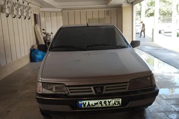 پژو، 405