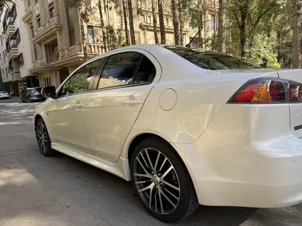 میتسوبیشی، لنسر
